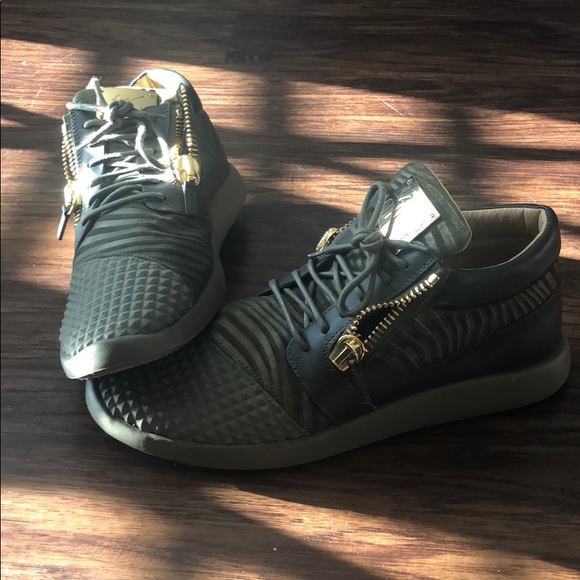 Giuseppe Zanotti - Picture 1 of 3